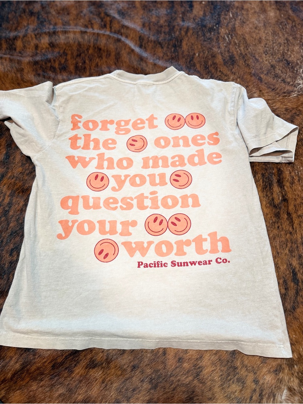 PacSun Know Your Worth Tan Thick Cotton Graphic T-Shirt Size Medium